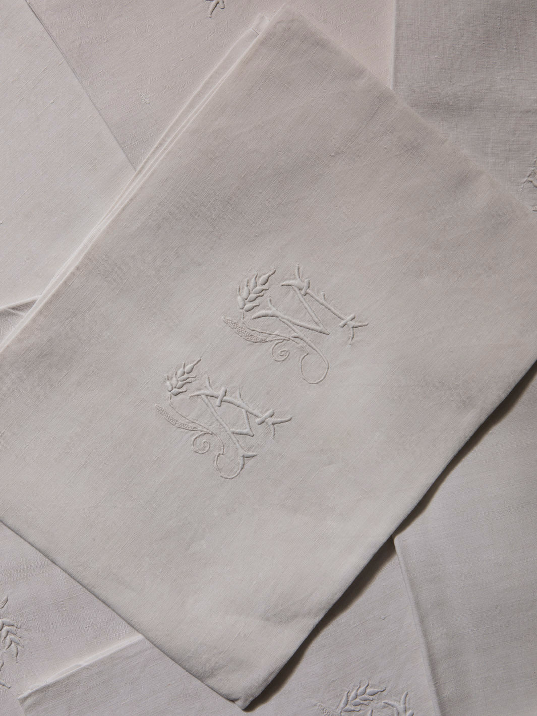 Juego de 8 servilletas de Damasco "AM"