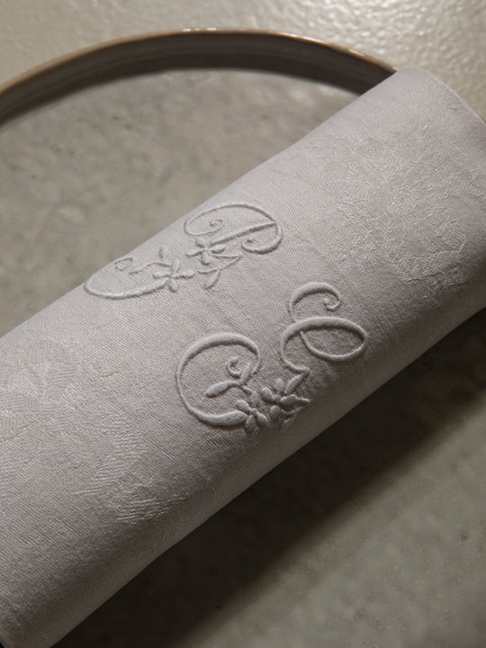 Juego de 12 servilletas de Damasco "PG"