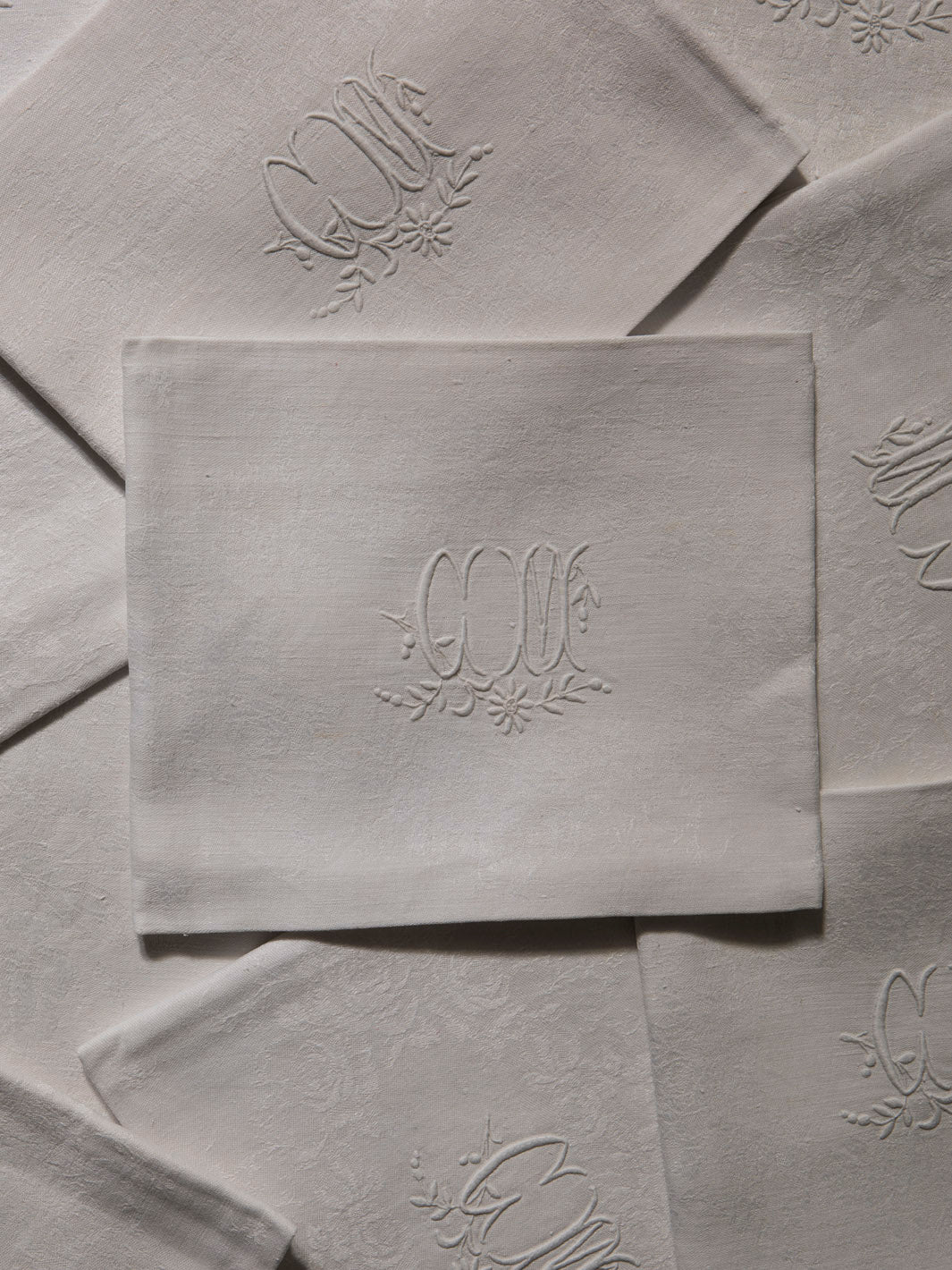 Juego de 12 servilletas de Damasco "CM"