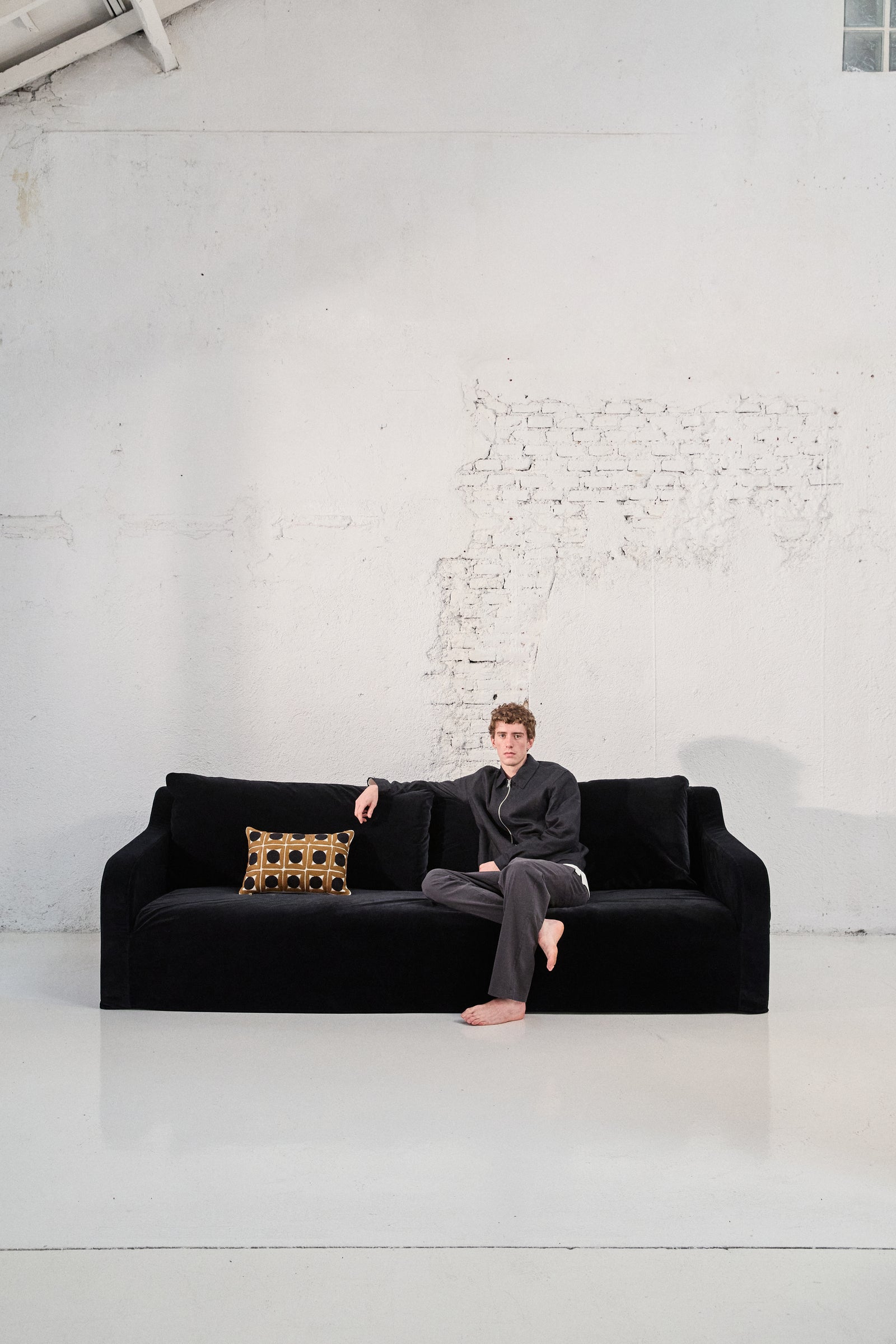 Comporta Black Velvet Sofa