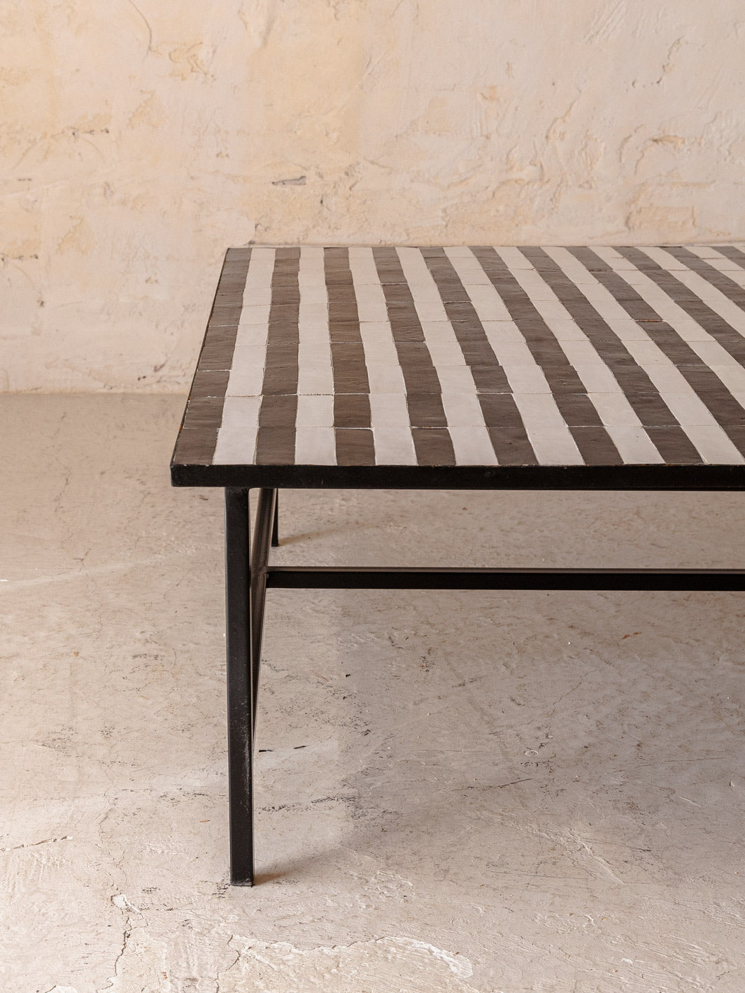 Pied de table Zellige noir et blanc 100x100x40cm