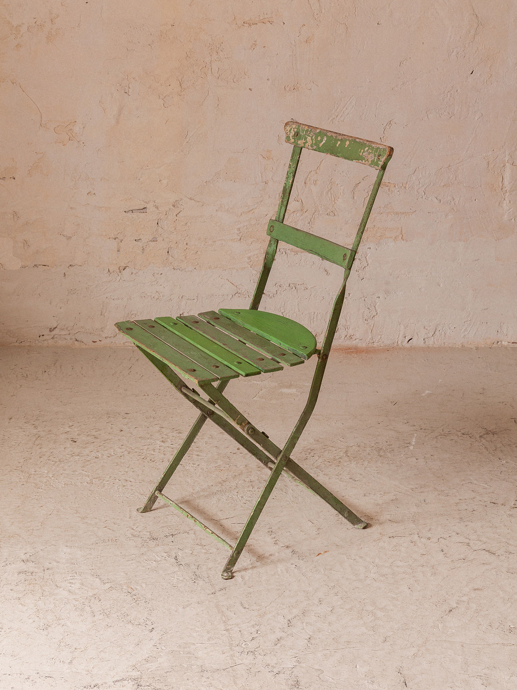 Set of 4 green folding chairs from the 60s