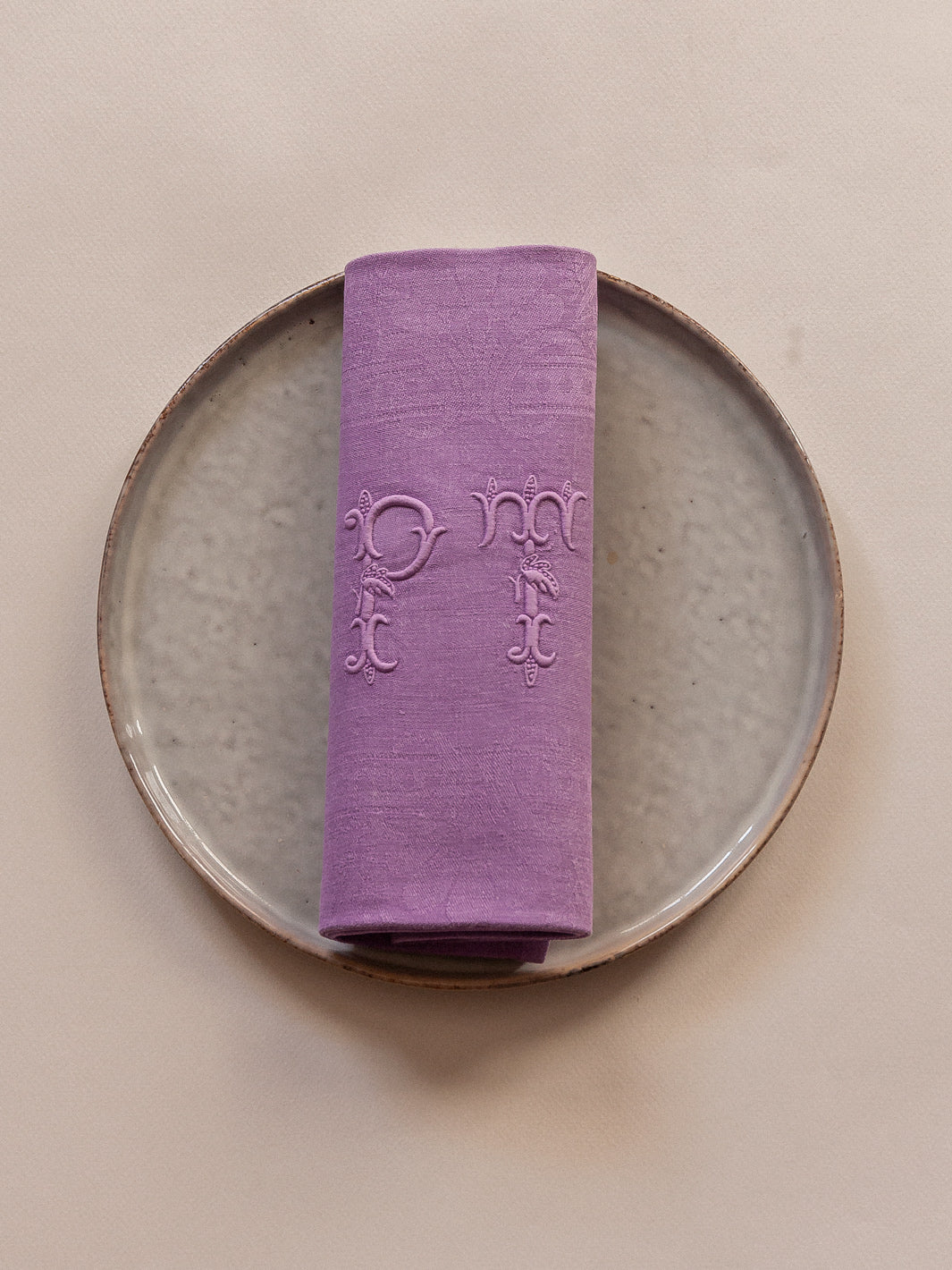 Juego de 8 servilletas de Damasco Violeta "PT"