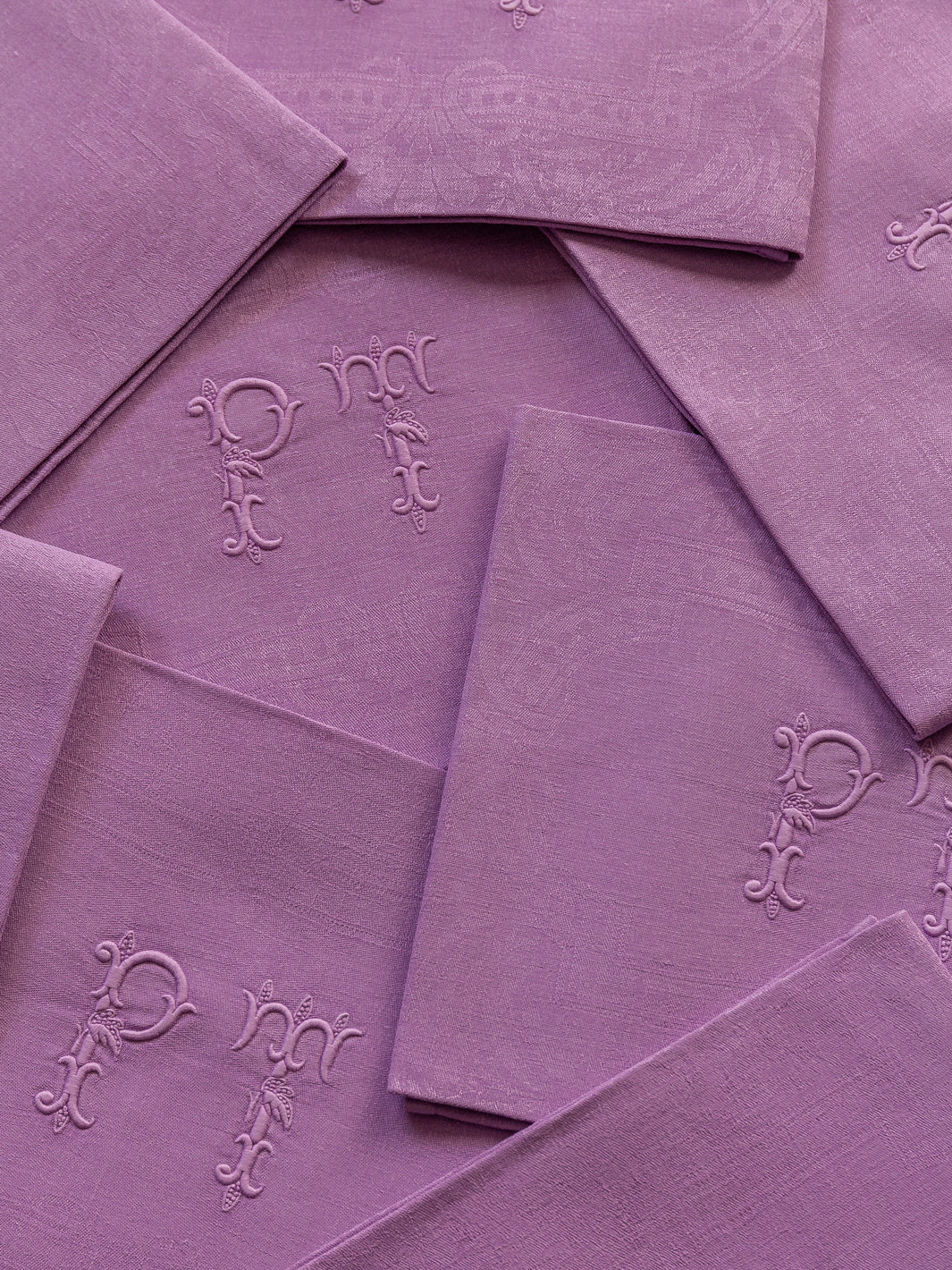Set of 8 Violet Damask "PT" serviettes