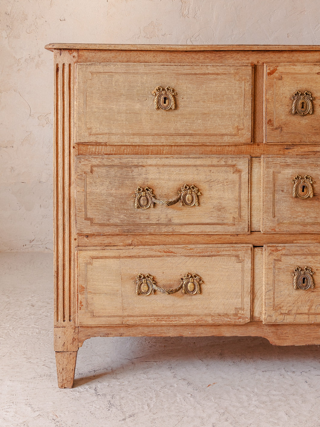 Washed chestnut chest of 5 drawers, 19th century
