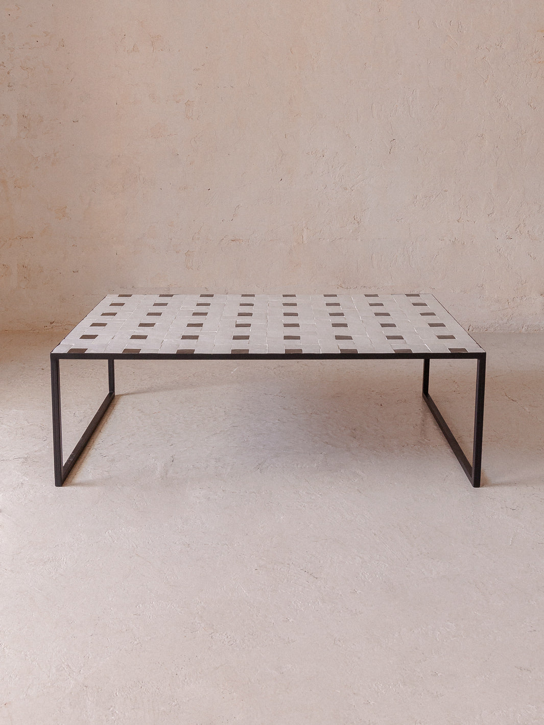 Pied de table Zellige carrés noir et blanc 120x80cm