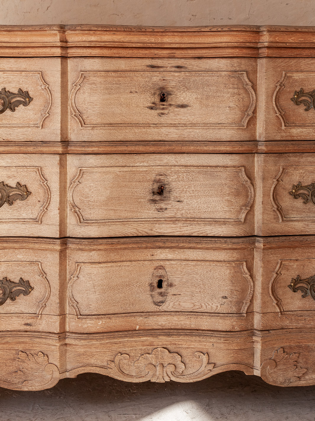 Liege chest of drawers 18th century washed chestnut