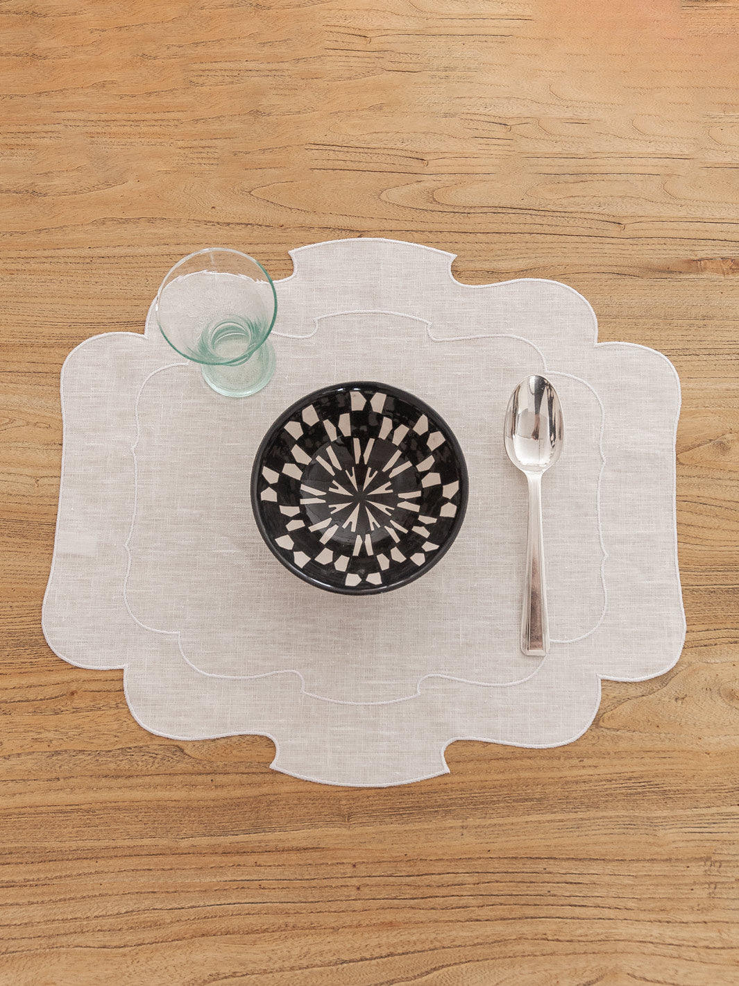 Yvory waxed linen placemat