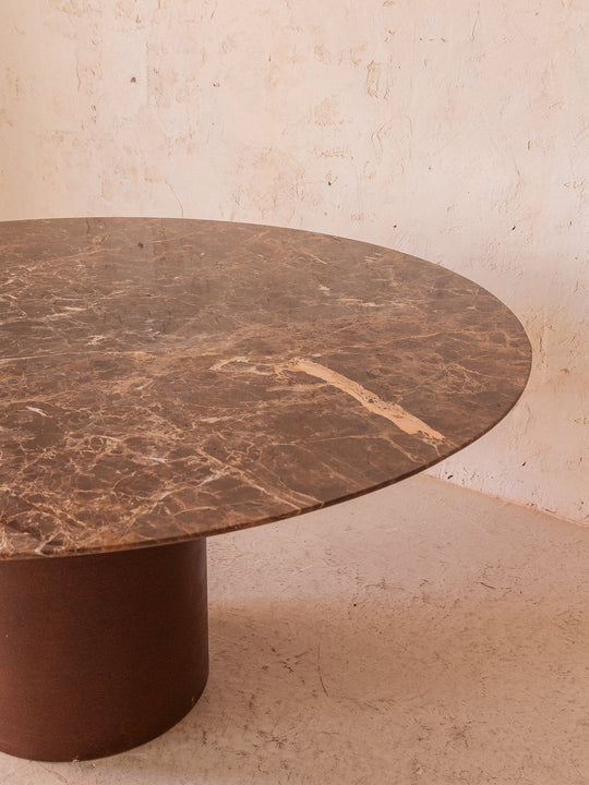 Table impériale en marbre marron avec pied en fer Corten originale d'Italie Ø161CM