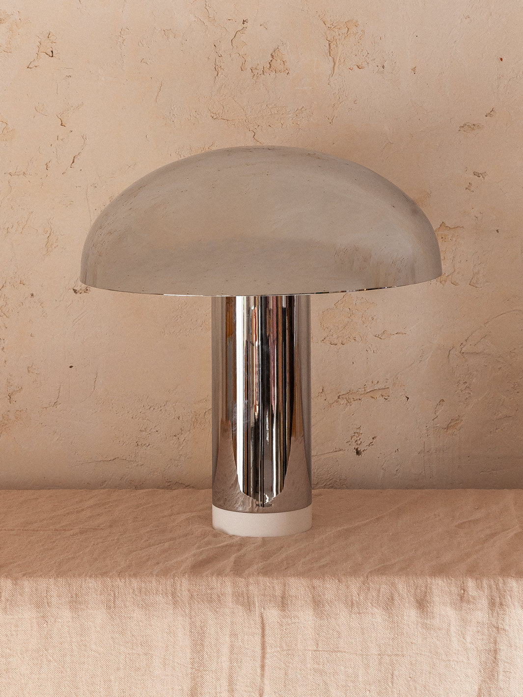 Lamp in anthracite stone with hexagonal abat-jour in line