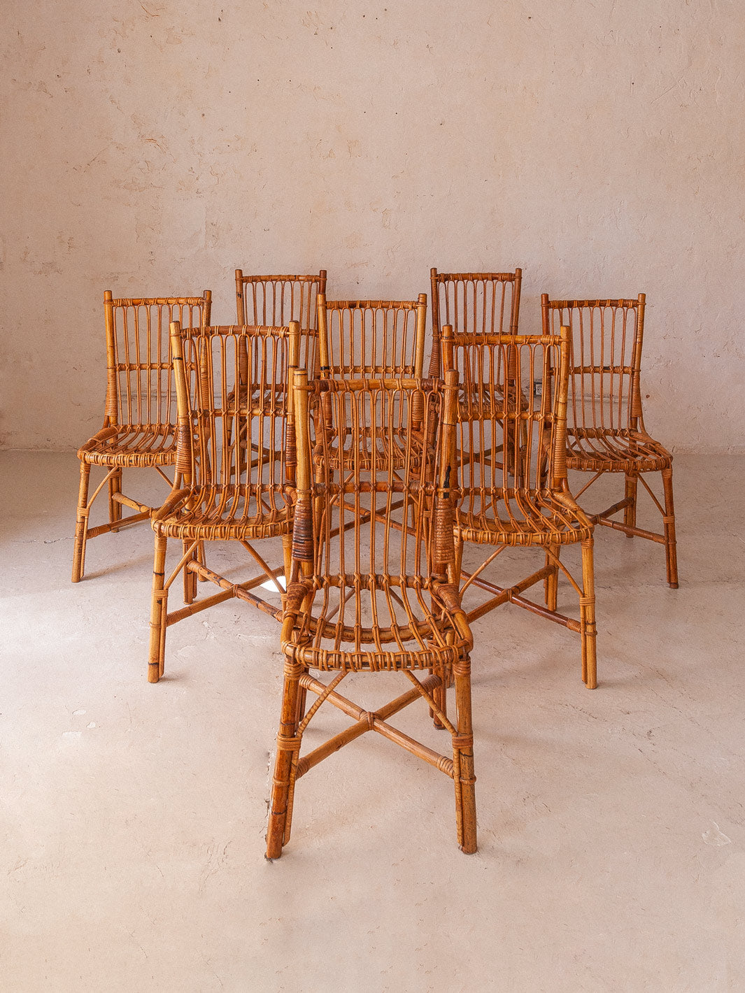Suite de 8 chaises italiennes en bambou des années 60