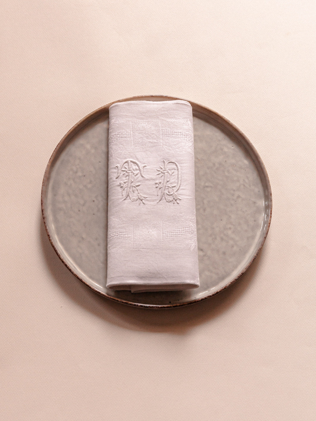 Set of 10 taupe damask napkins "MA"