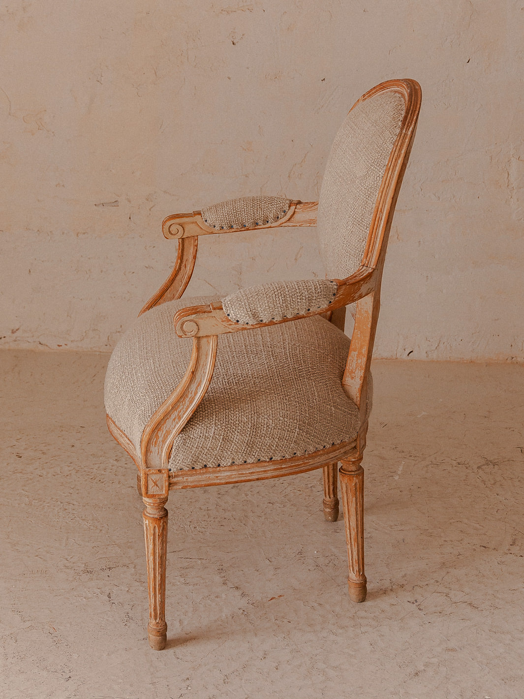 Paire de fauteuils Gustaviens du XNUMXème siècle