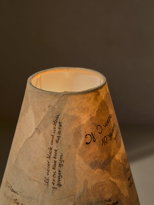 Voi Vang Lámpara de mesa