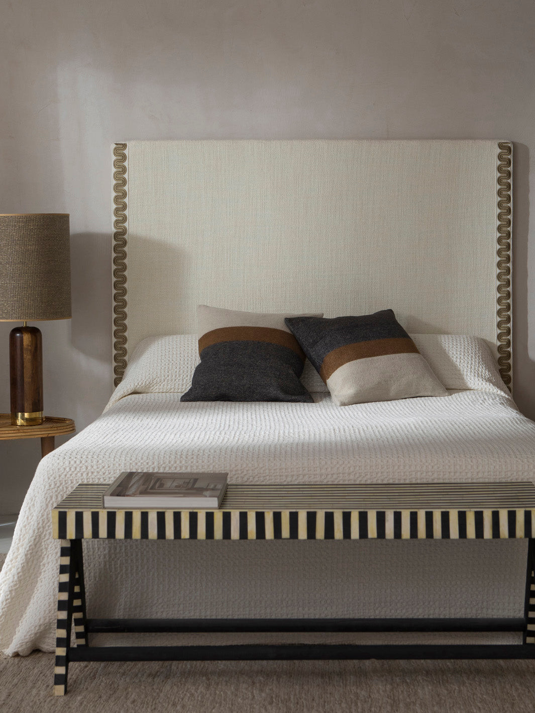 Frida headboard