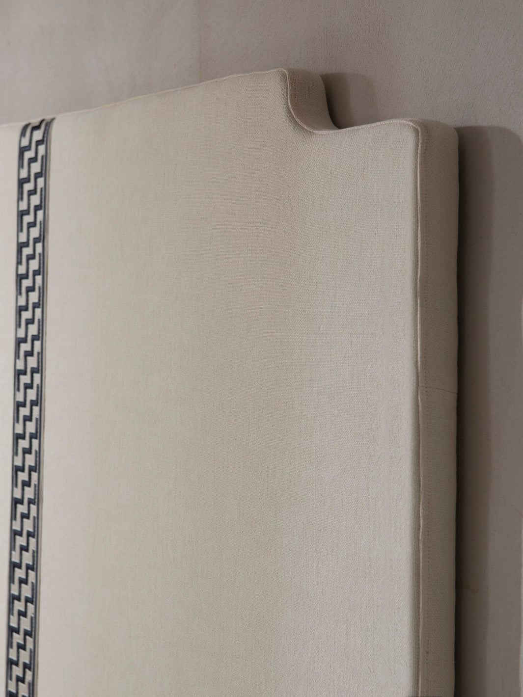 Welsh Trim Tramuntana headboard