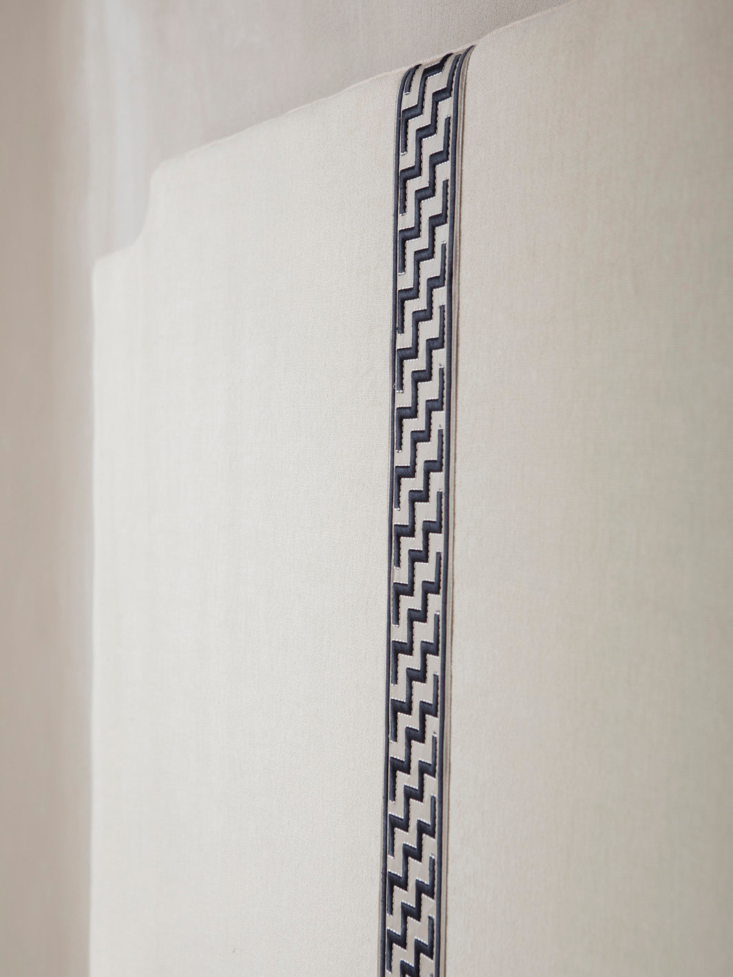 Welsh Trim Tramuntana headboard