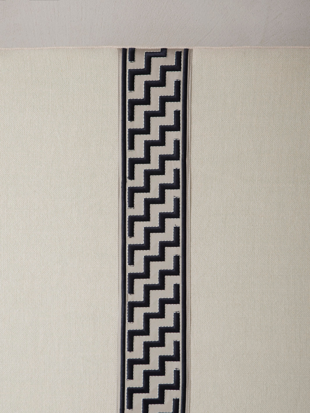 Welsh Trim Tramuntana headboard