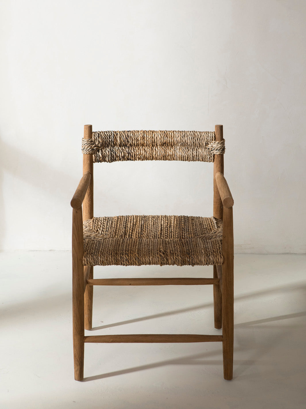 Silla teca con brazos