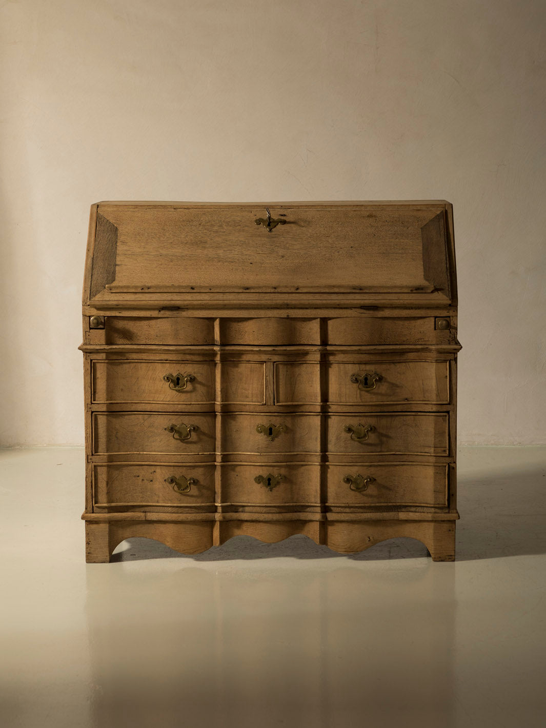 Chest of drawers chestnut Belgium XIX