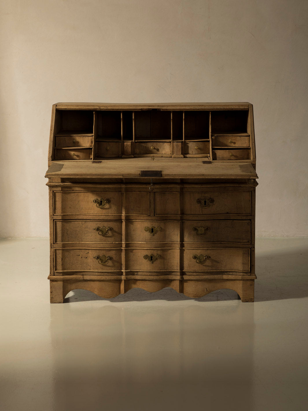 Chest of drawers chestnut Belgium XIX