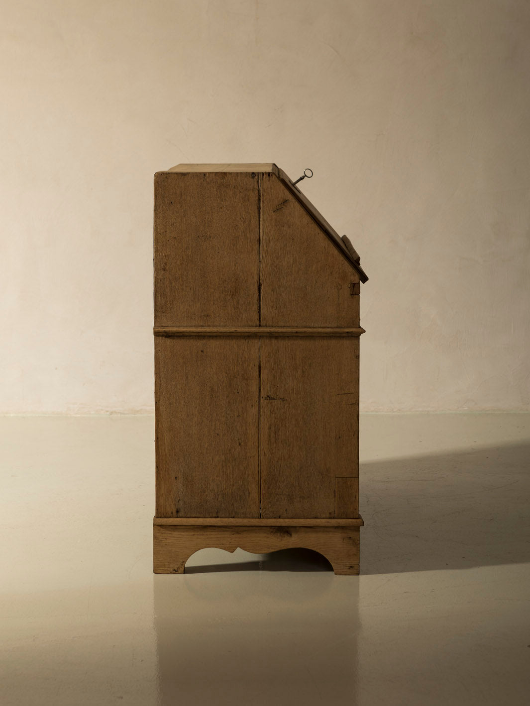Chest of drawers chestnut Belgium XIX