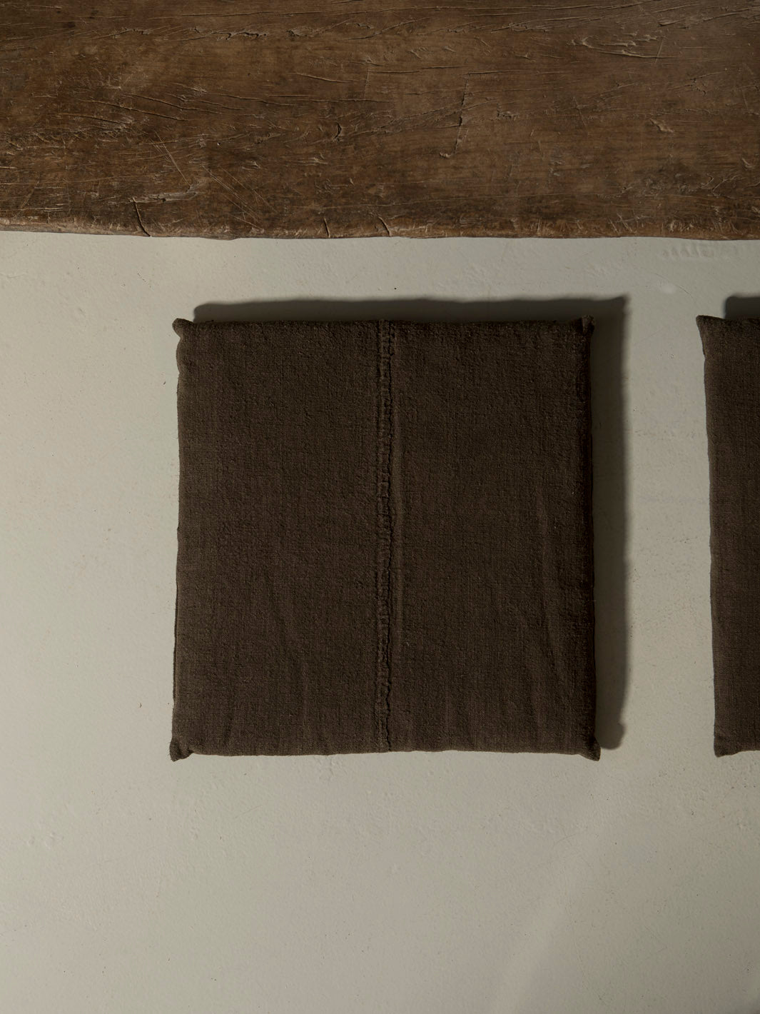 Set de Almohadones Zabutón Yakisugi Isabelle Yamamoto 55x55cm