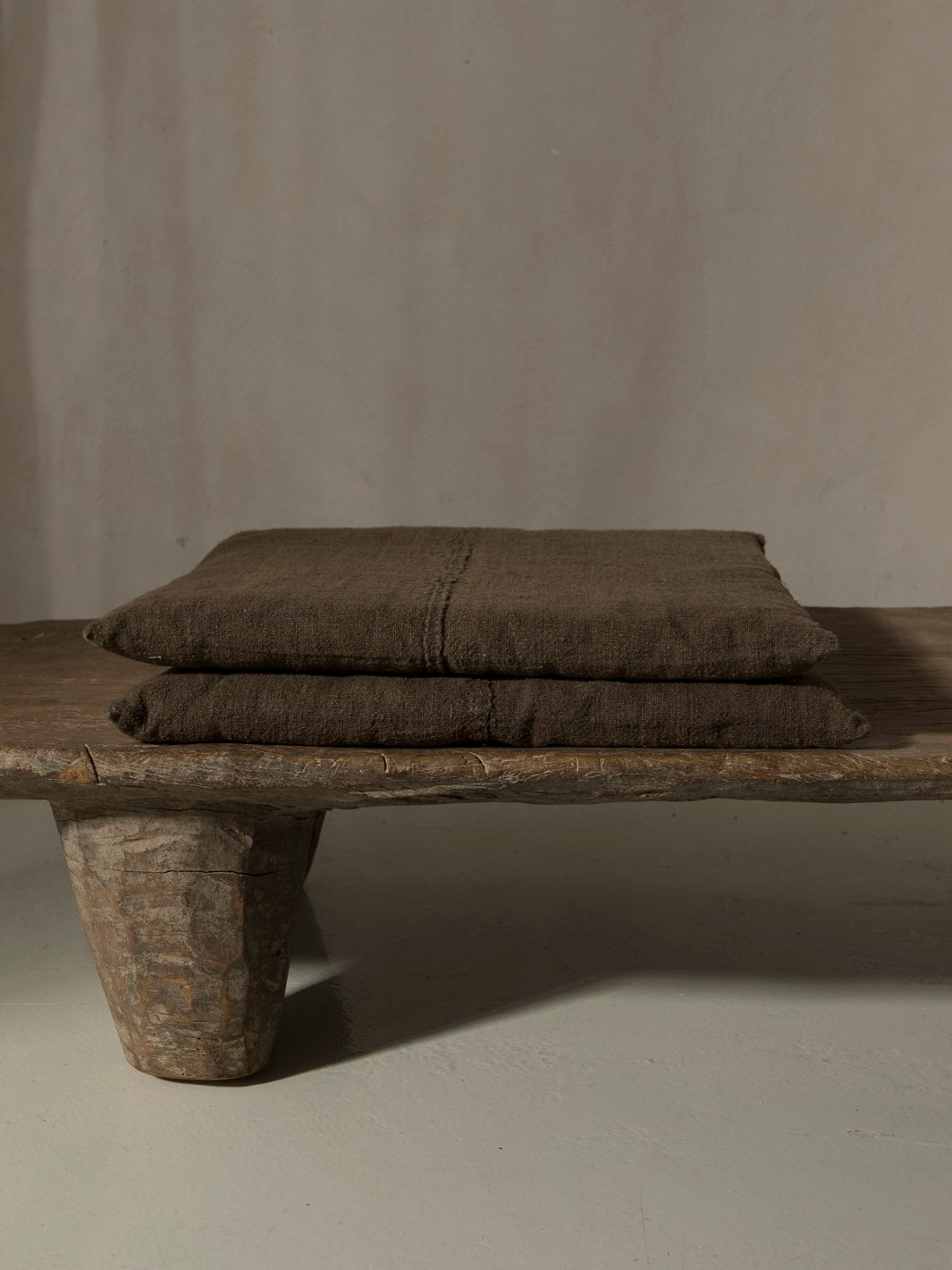 Set de Almohadones Zabutón Yakisugi Isabelle Yamamoto 55x55cm