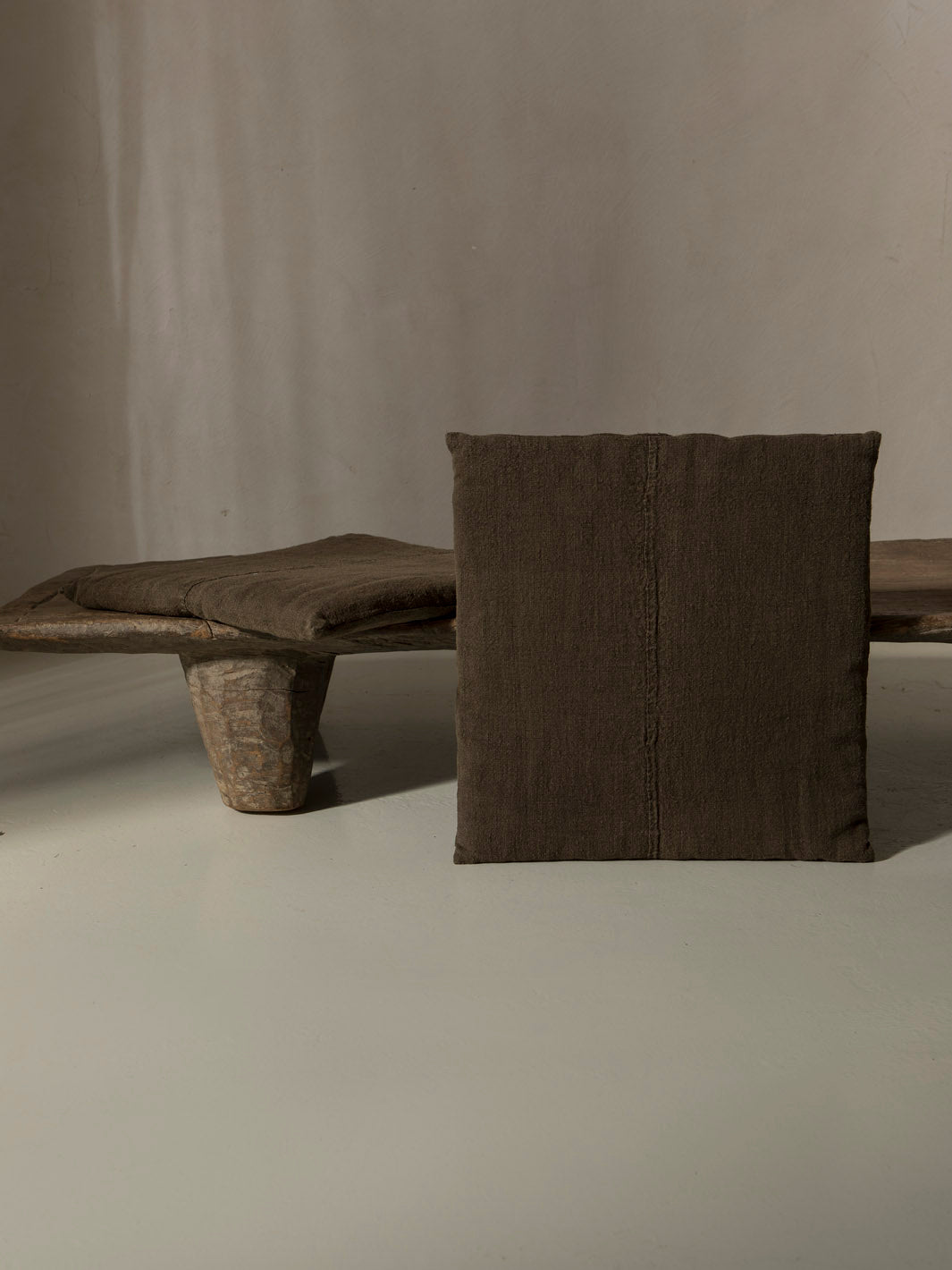 Set de Almohadones Zabutón Yakisugi Isabelle Yamamoto 55x55cm