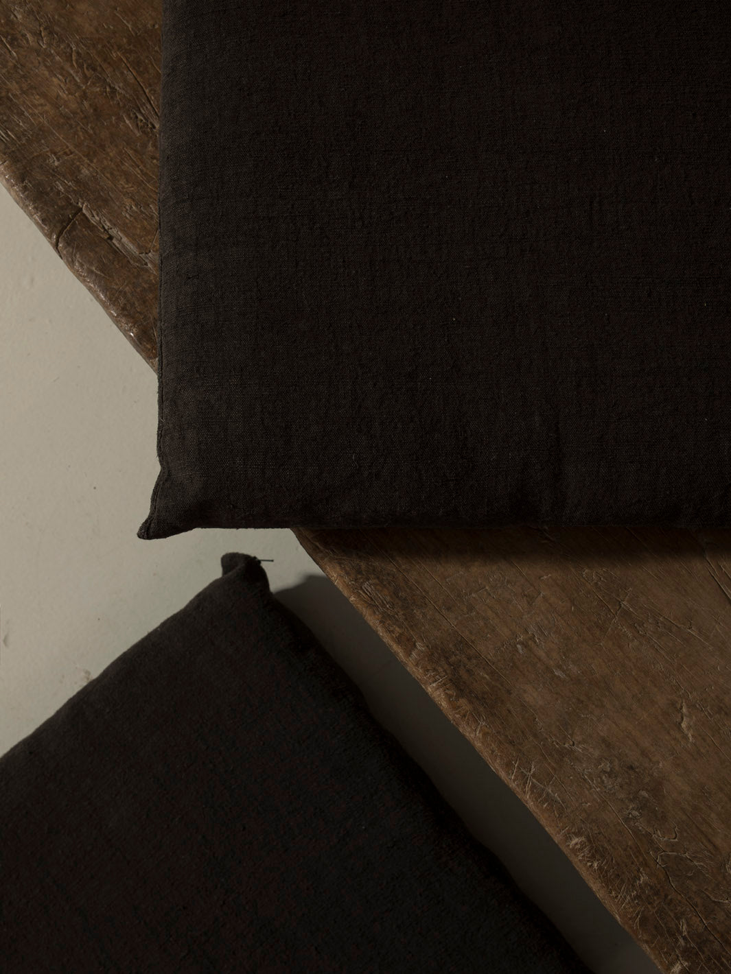 Set de Almohadones Zabutón Yakisugi Isabelle Yamamoto 55x55cm 2