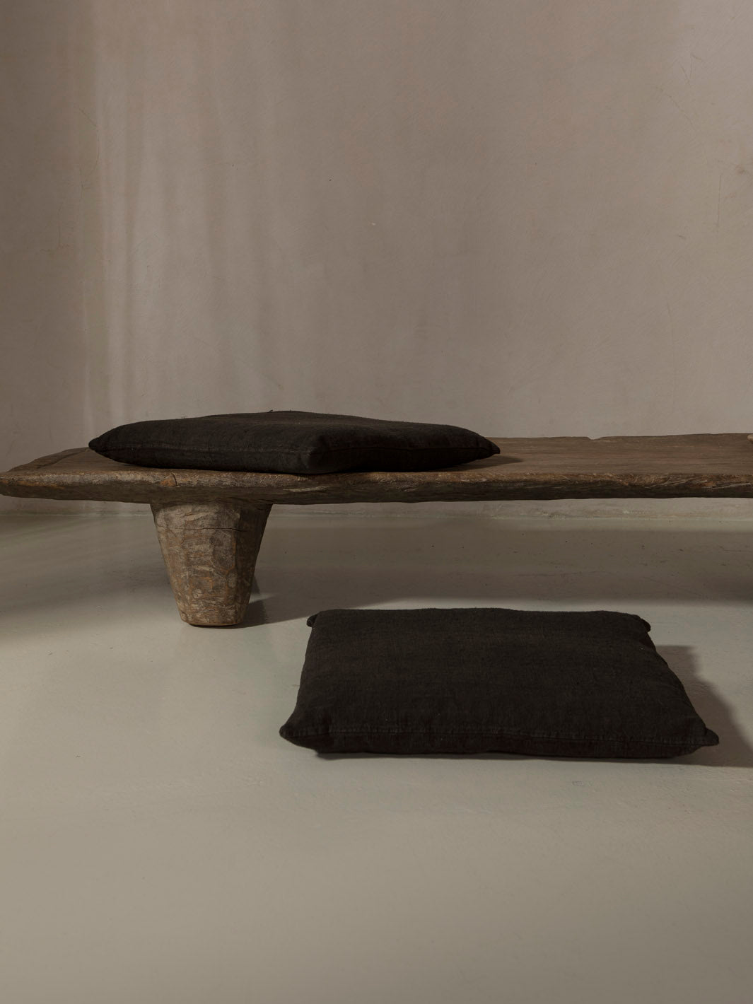 Set de Almohadones Zabutón Yakisugi Isabelle Yamamoto 55x55cm 2
