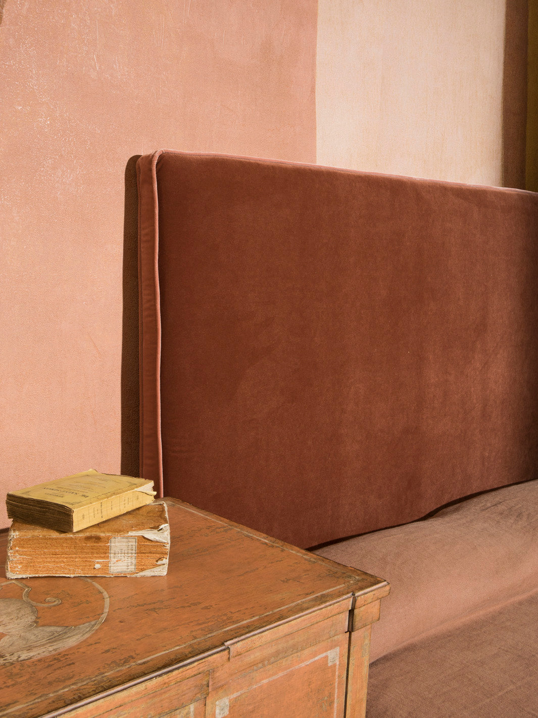 Rohe Magnolia headboard