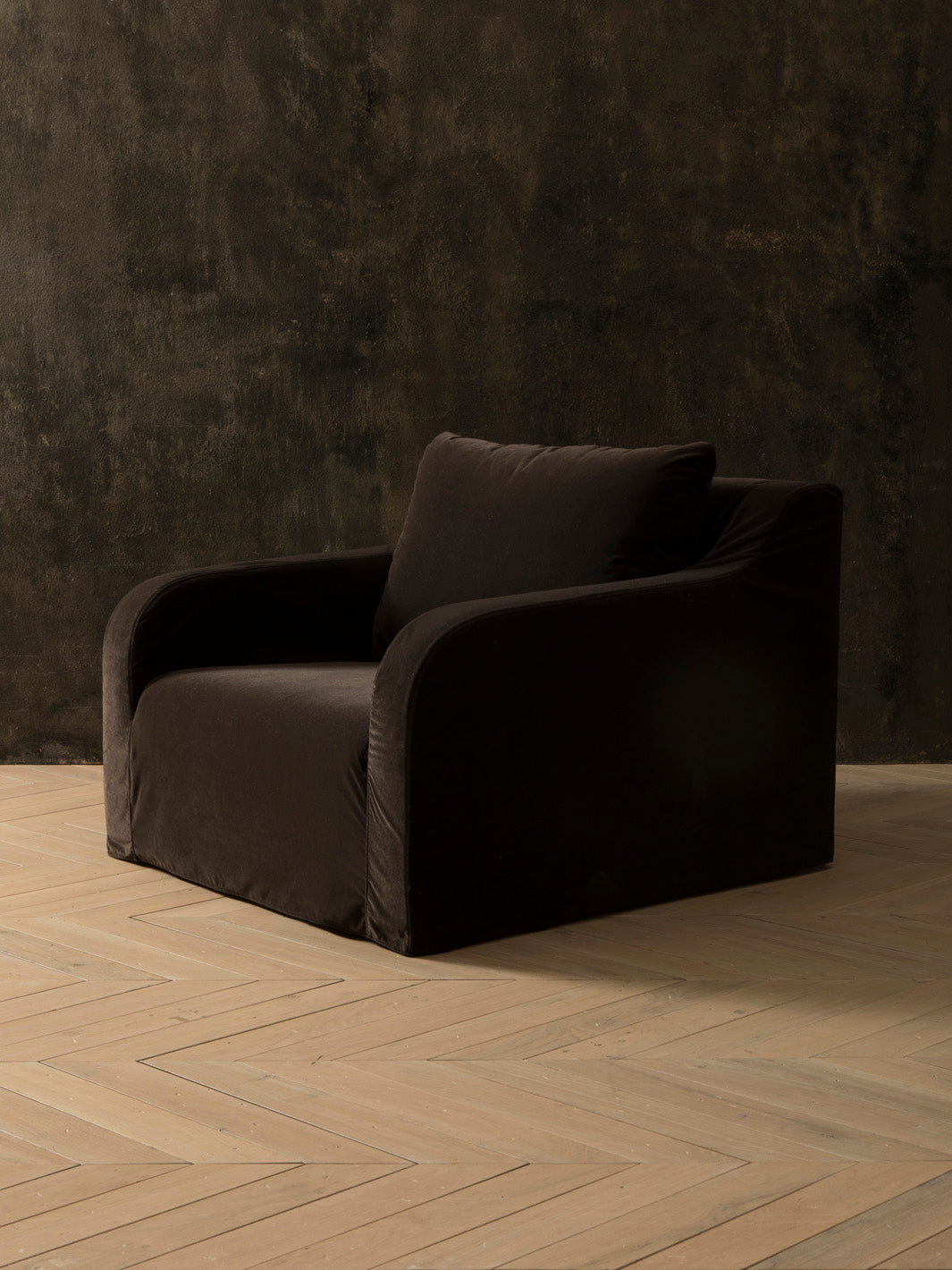 Comporta Velvet Cocoa Armchair
