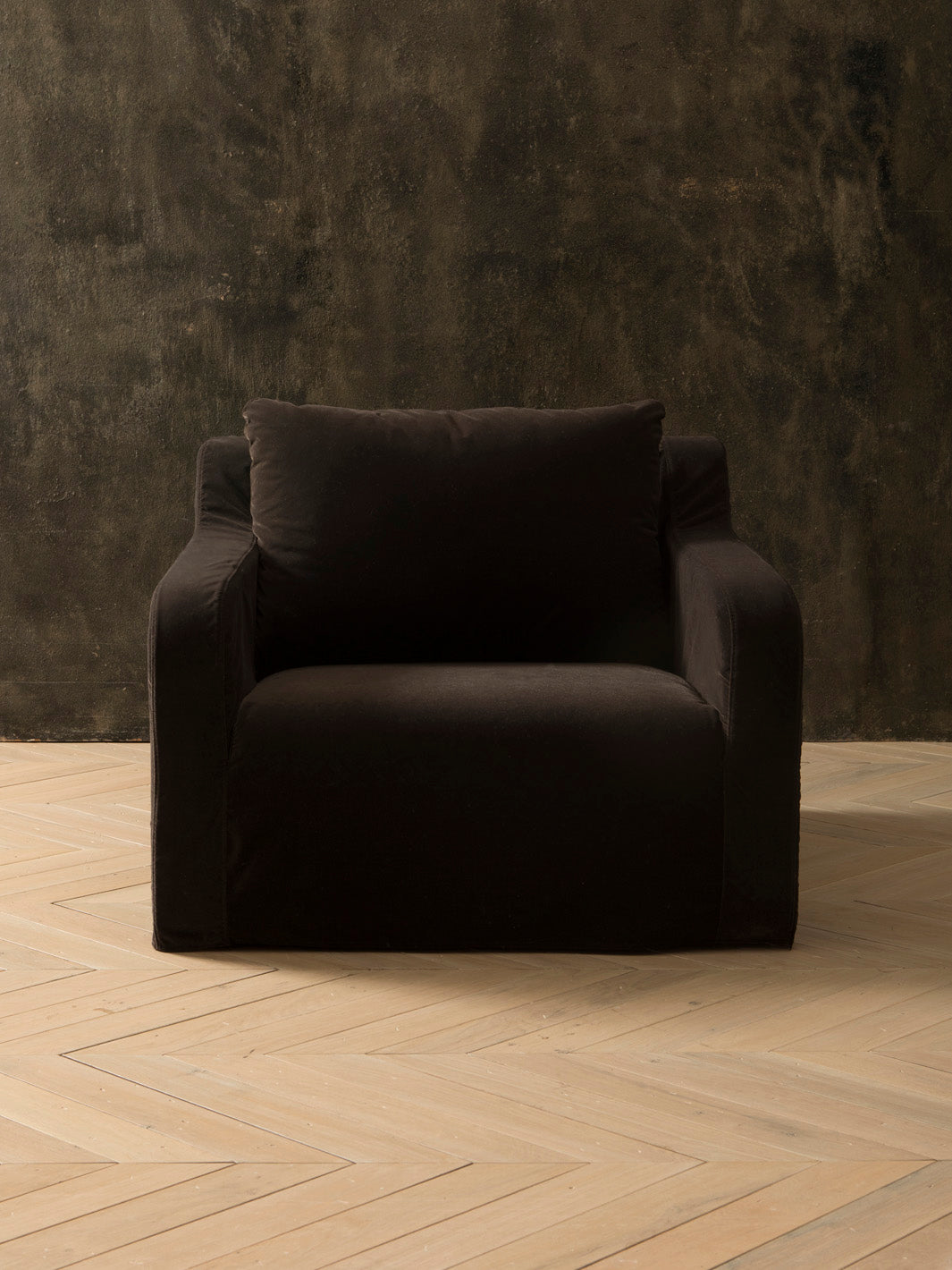 Comporta Velvet Cocoa Armchair