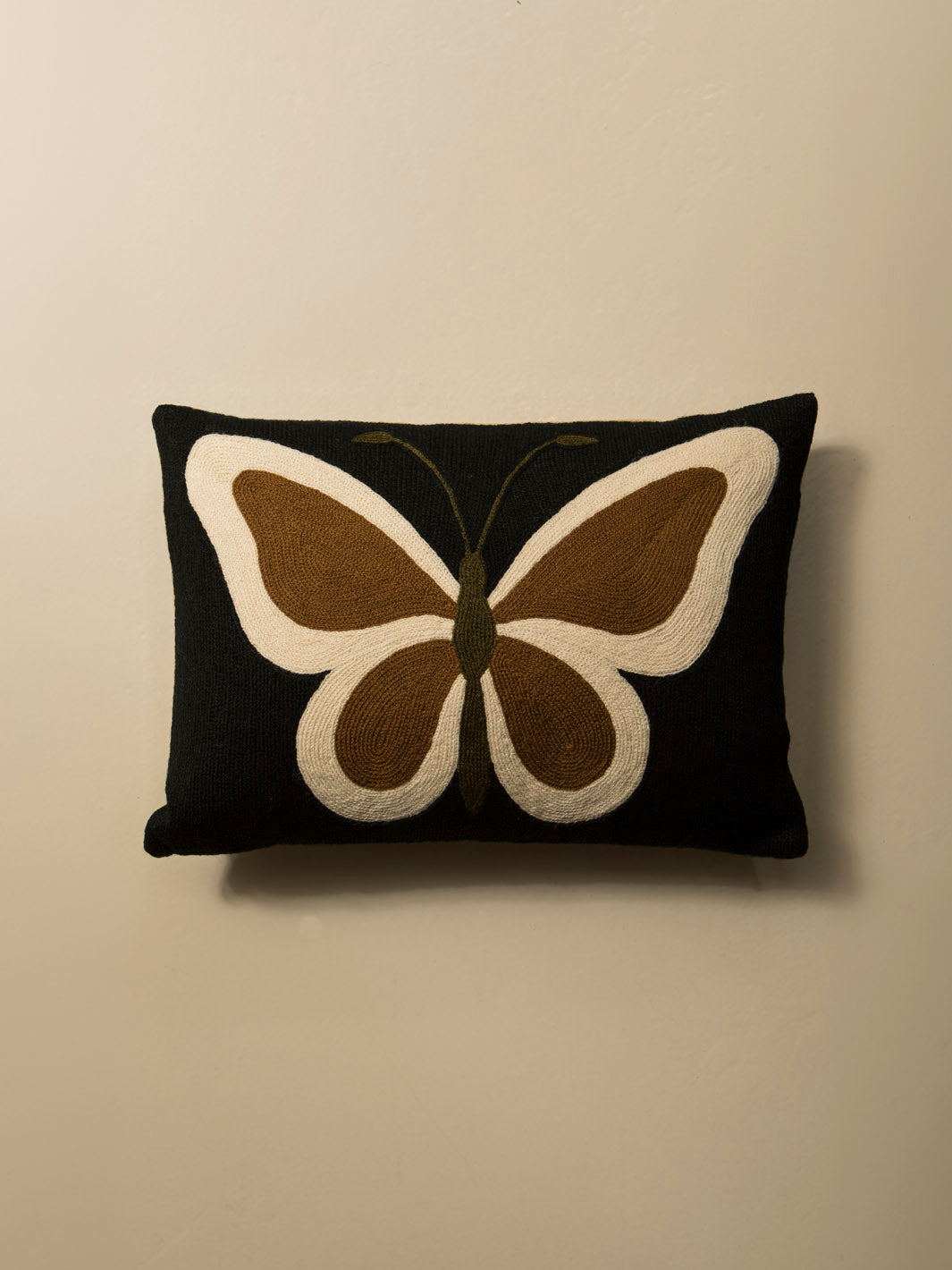 Butterfly cushion 99/29 40x30cm