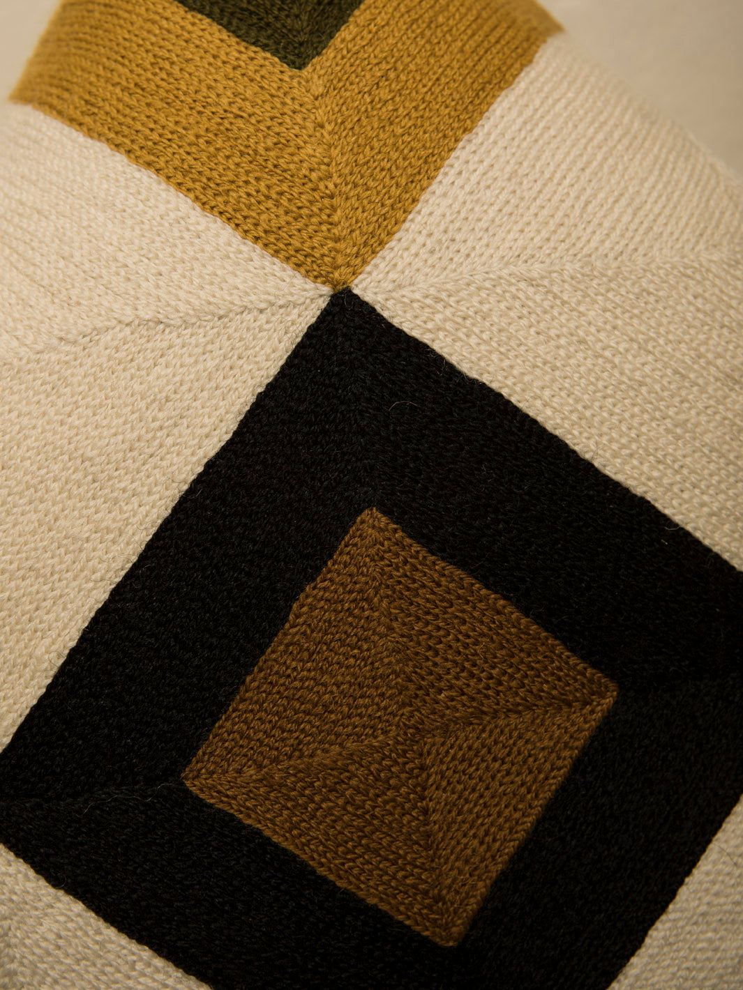 Cushion Miles 23/524 40x40cm.