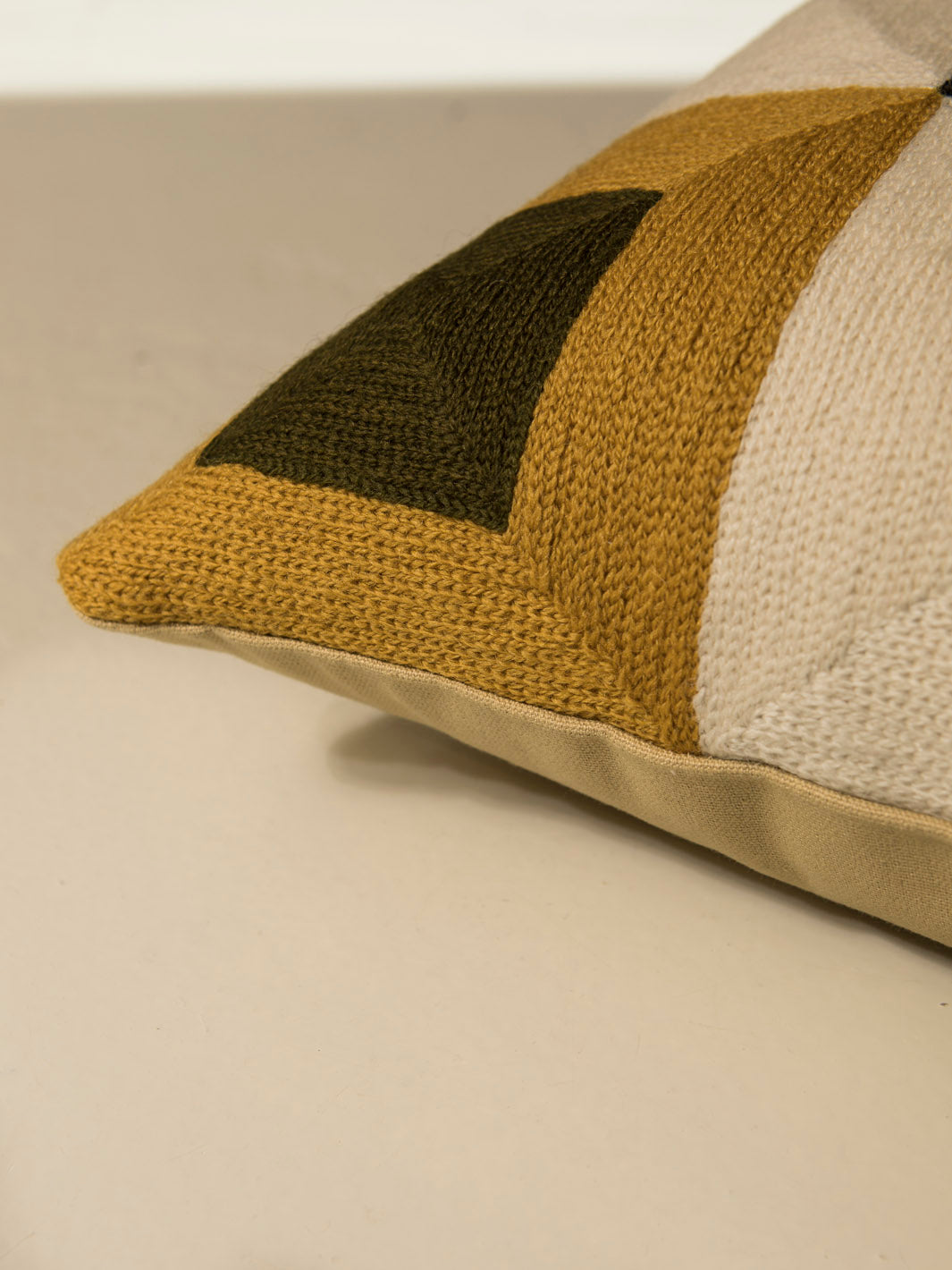 Cushion Miles 23/524 40x40cm.