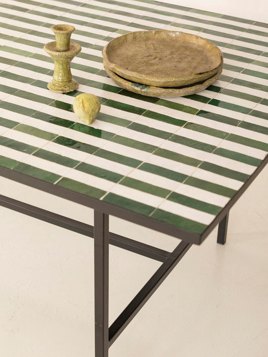 Table à manger Zellige Rayures minimales vert et blanc 220x100x75cm