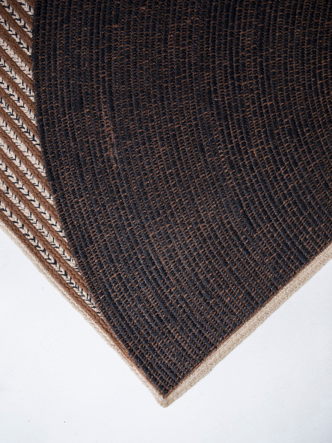 Holiday Havane / Black Rug