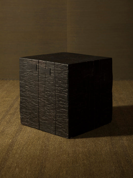 Peana Kuro 40x40x40cm