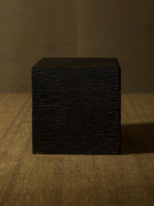 Peana Kuro 40x40x40cm