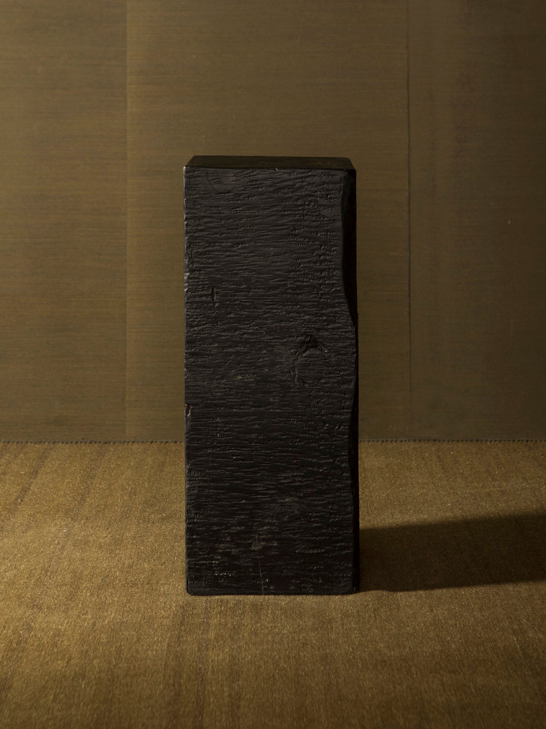 Kuro Pedestal 40x100 cm