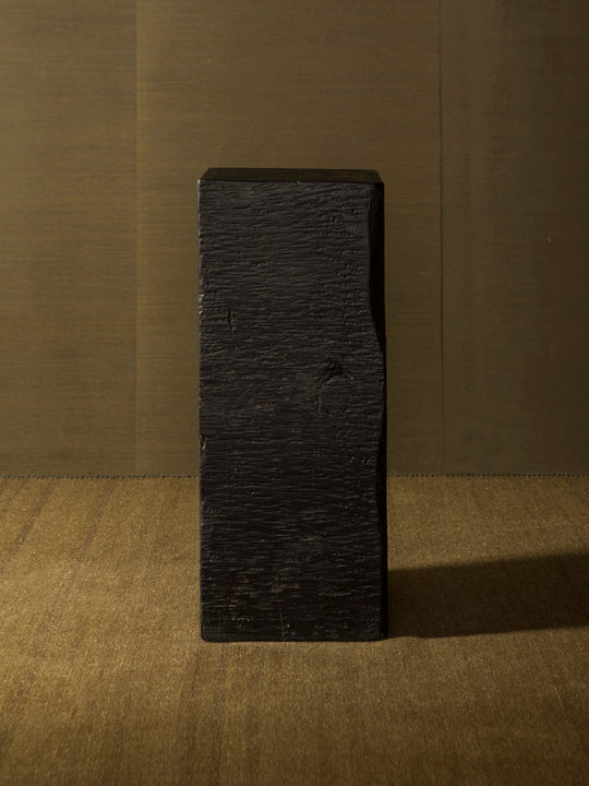 Kuro Pedestal 40x100 cm