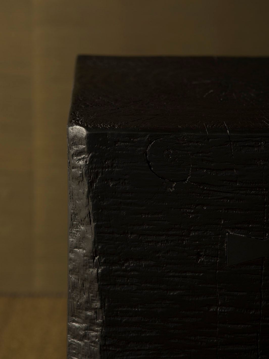 Kuro Pedestal 40x100 cm