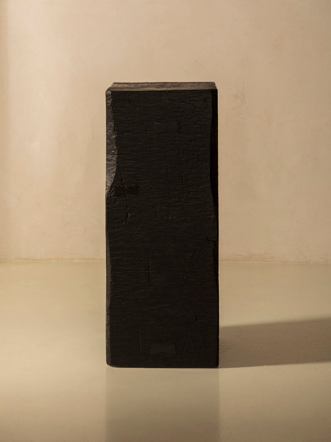 Peana Kuro 40x40x100cm