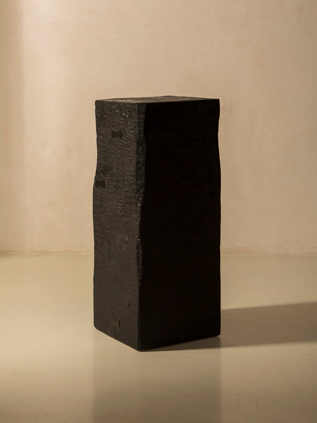 Peana Kuro 40x40x100cm