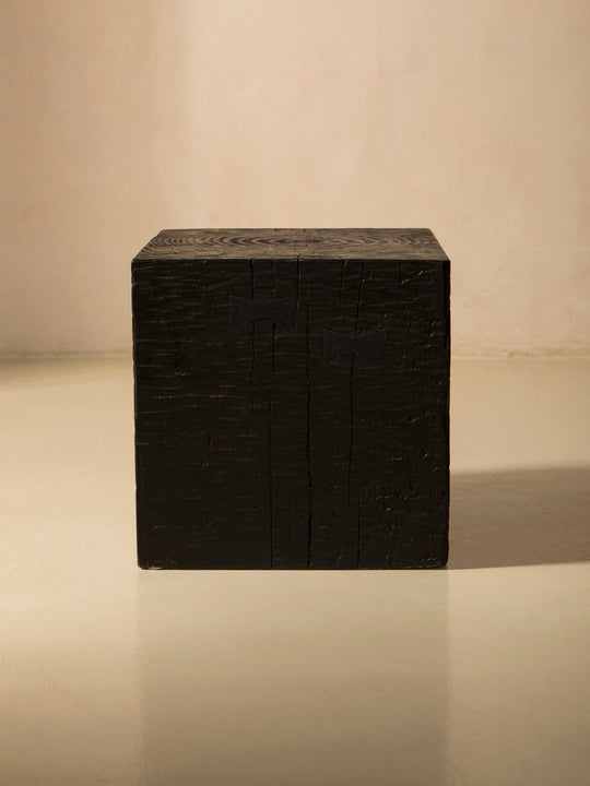 Peana Kuro 40x40x40cm