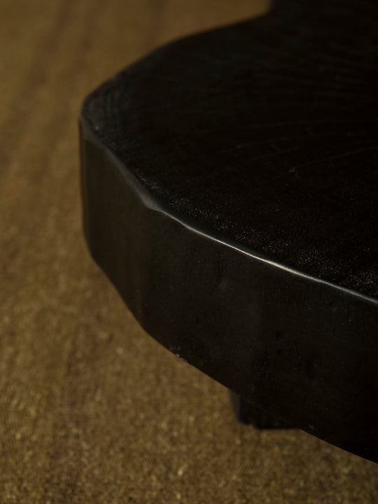 Yuán Yakisugi Pair of Tables