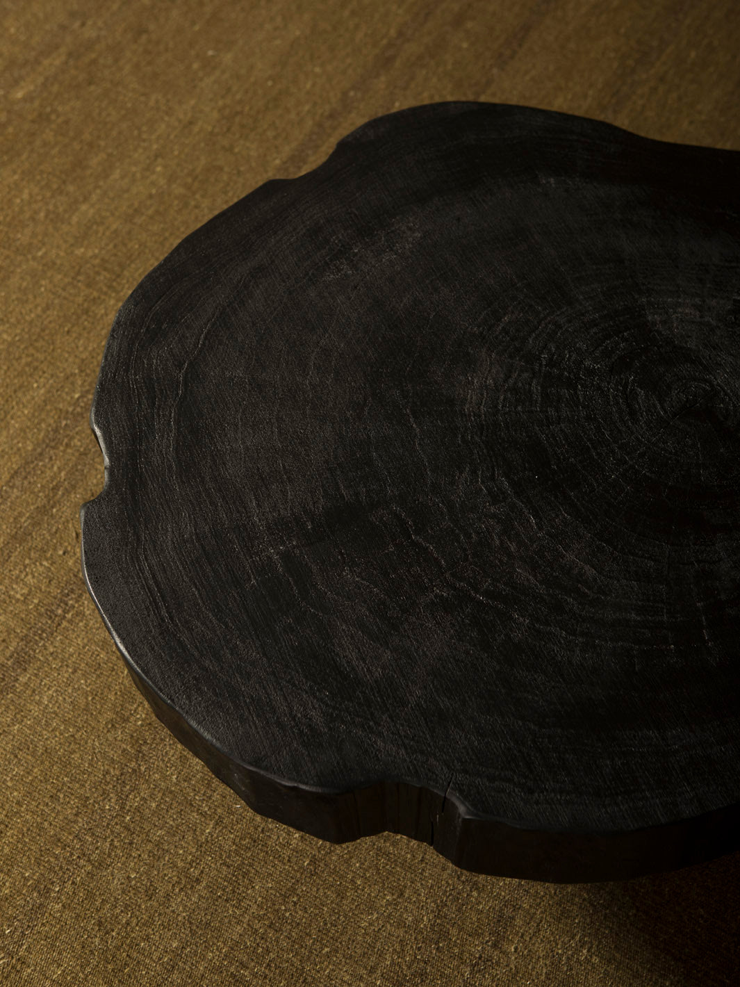 Yuán Yakisugi Pair of Tables