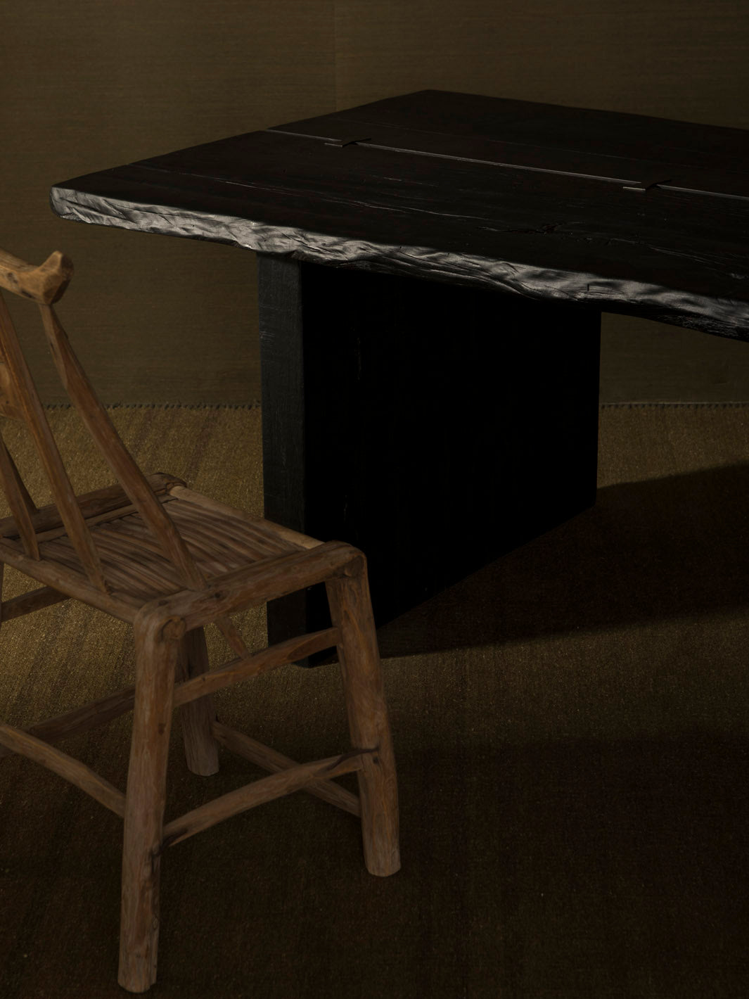 Mesa de comedor Ironwood centenario